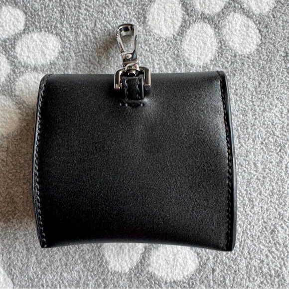 Calvin Klein AirPods Case w/ Clip - Picture 4 of 10